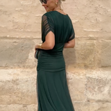 Vestido Elegante com Decote em V