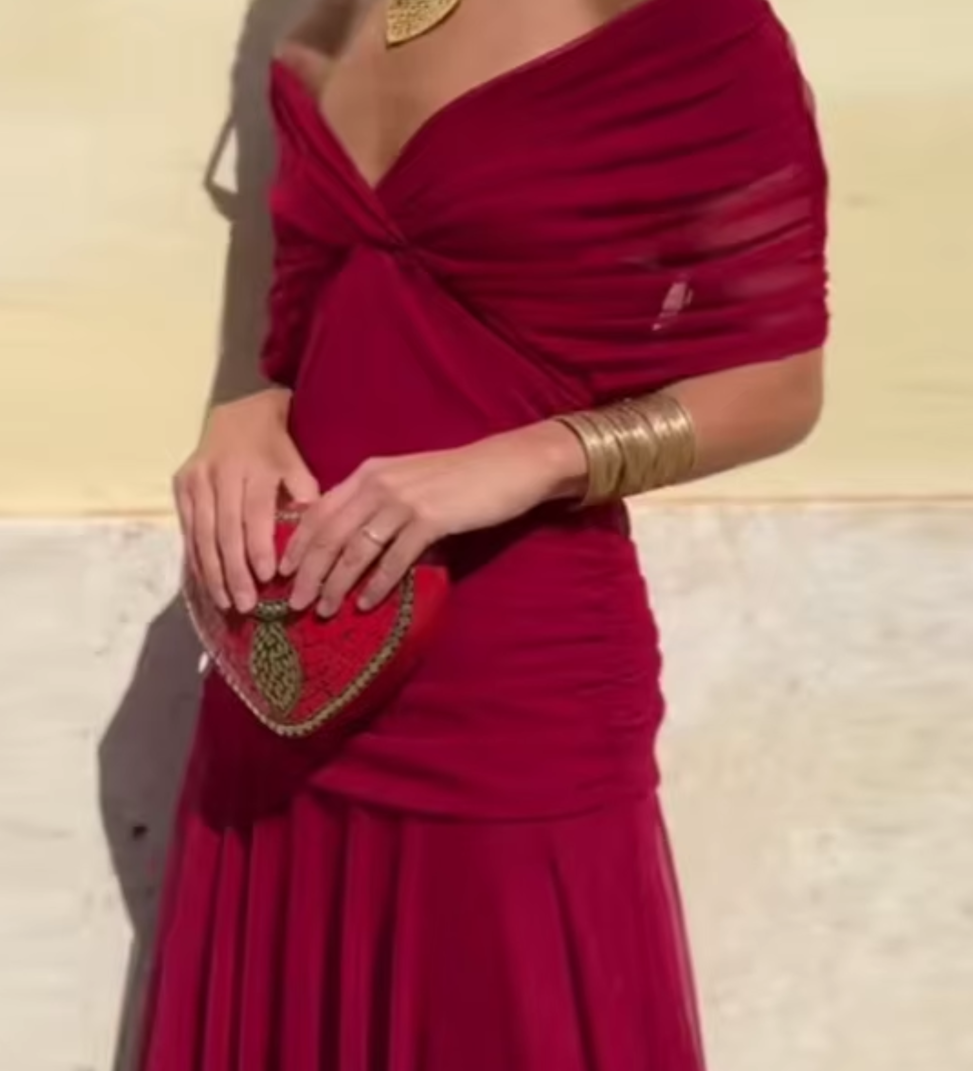 Vestido Elegante com Decote em V