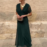 Vestido Elegante com Decote em V