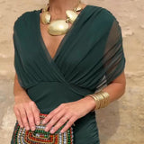 Vestido Elegante com Decote em V