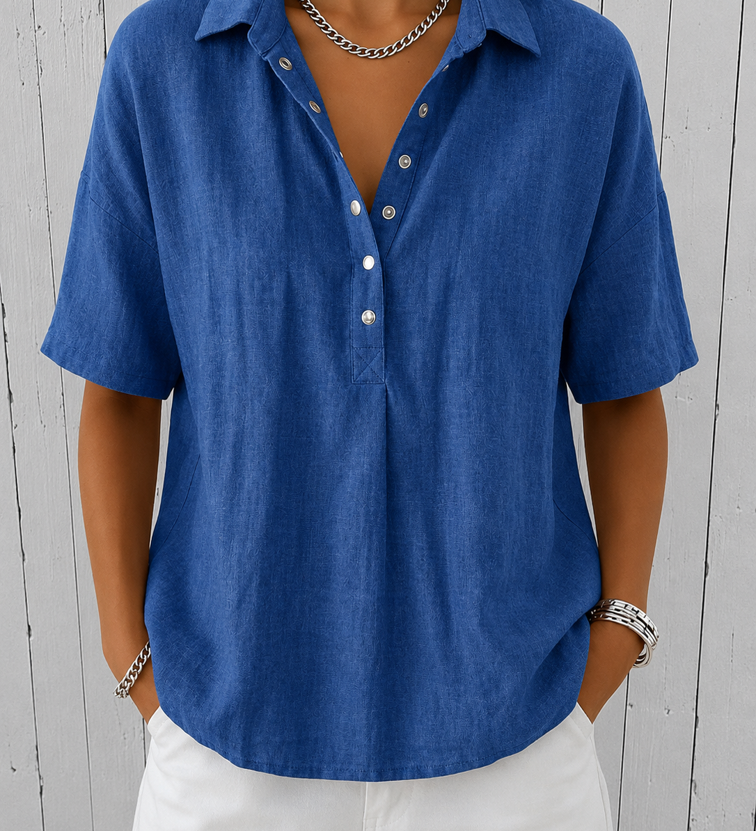 Ava | Blusa com Colarinho e Detalhes em Botão