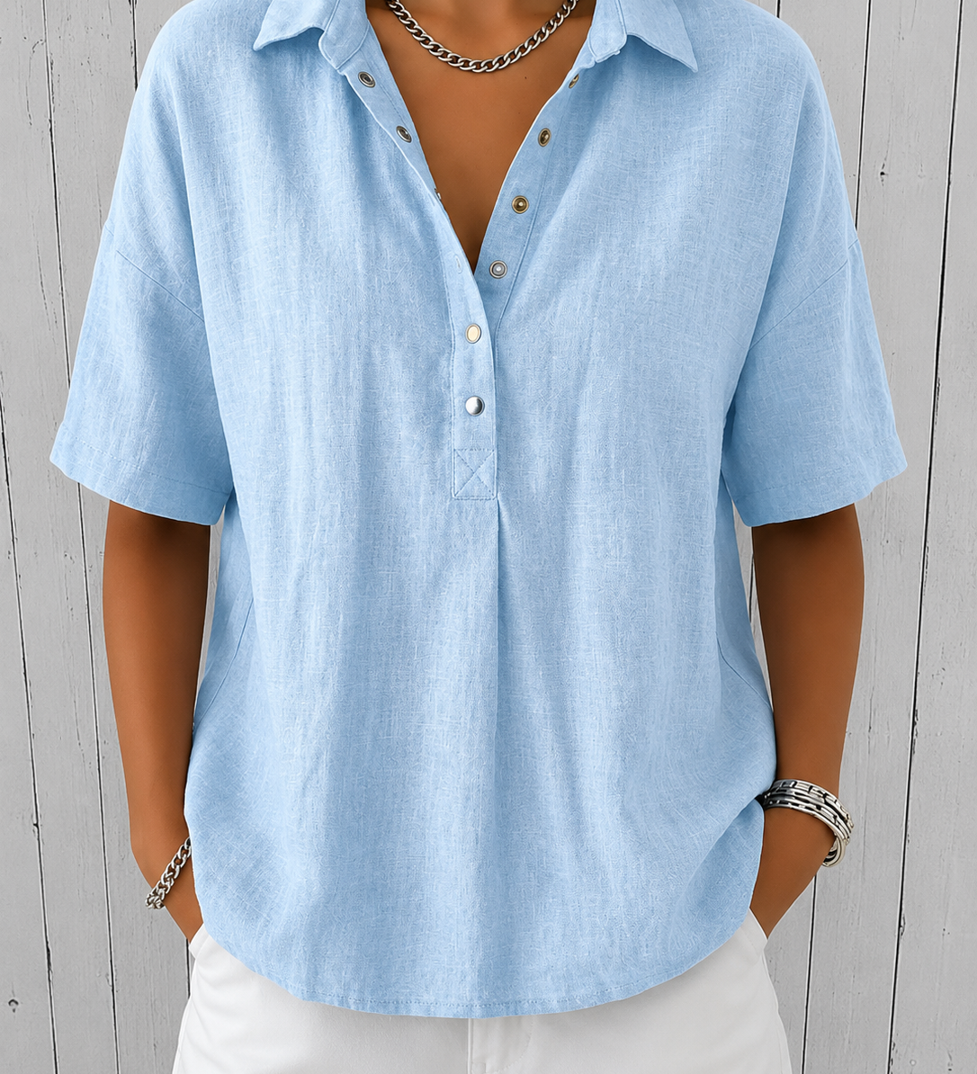 Ava | Blusa com Colarinho e Detalhes em Botão