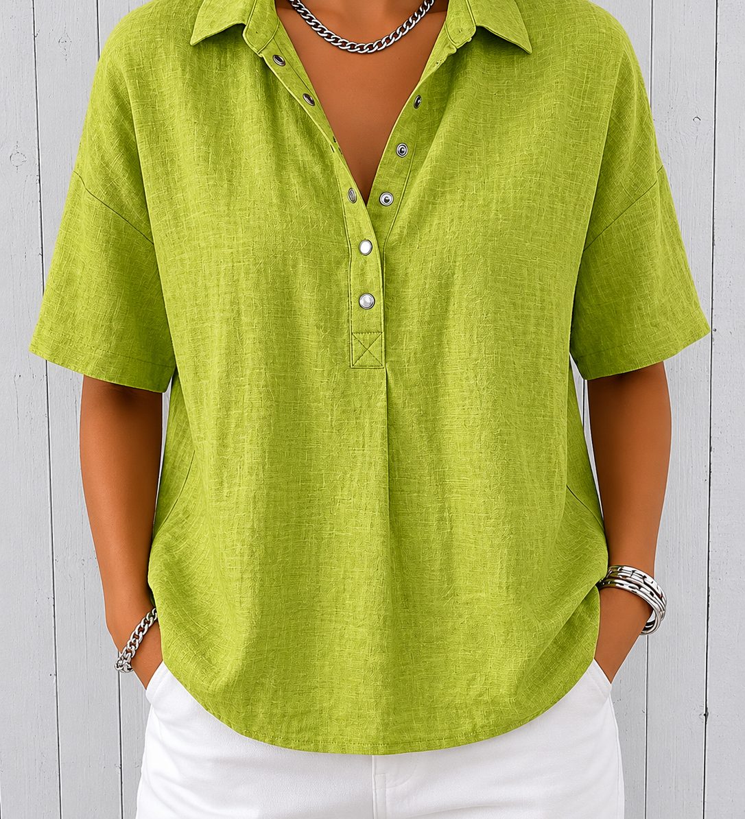 Ava | Blusa com Colarinho e Detalhes em Botão