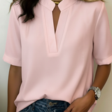 Margarida | Blusa com Decote em V e Detalhe Dourado